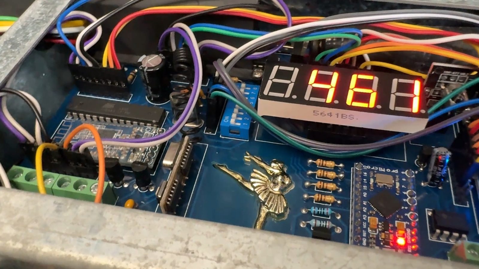 內部是PCB電路板製作