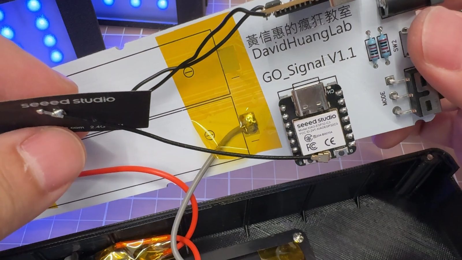 利用ESP32為核心，RF433接收到訊號之後，就會以Mesh網路將訊號瞬間擴散出去
